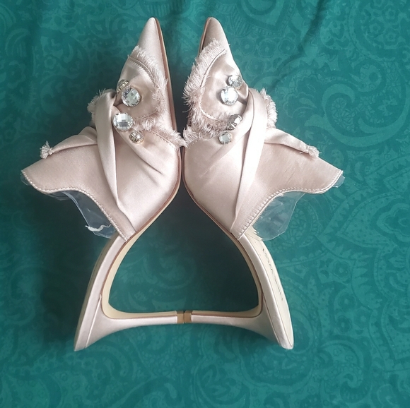 6.5 Nine West Formal Heels - Picture 3 of 5